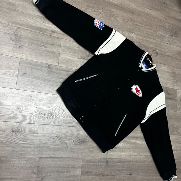 Kansas City Chiefs Vintage Varsity Jacket - Picture 5 of 13